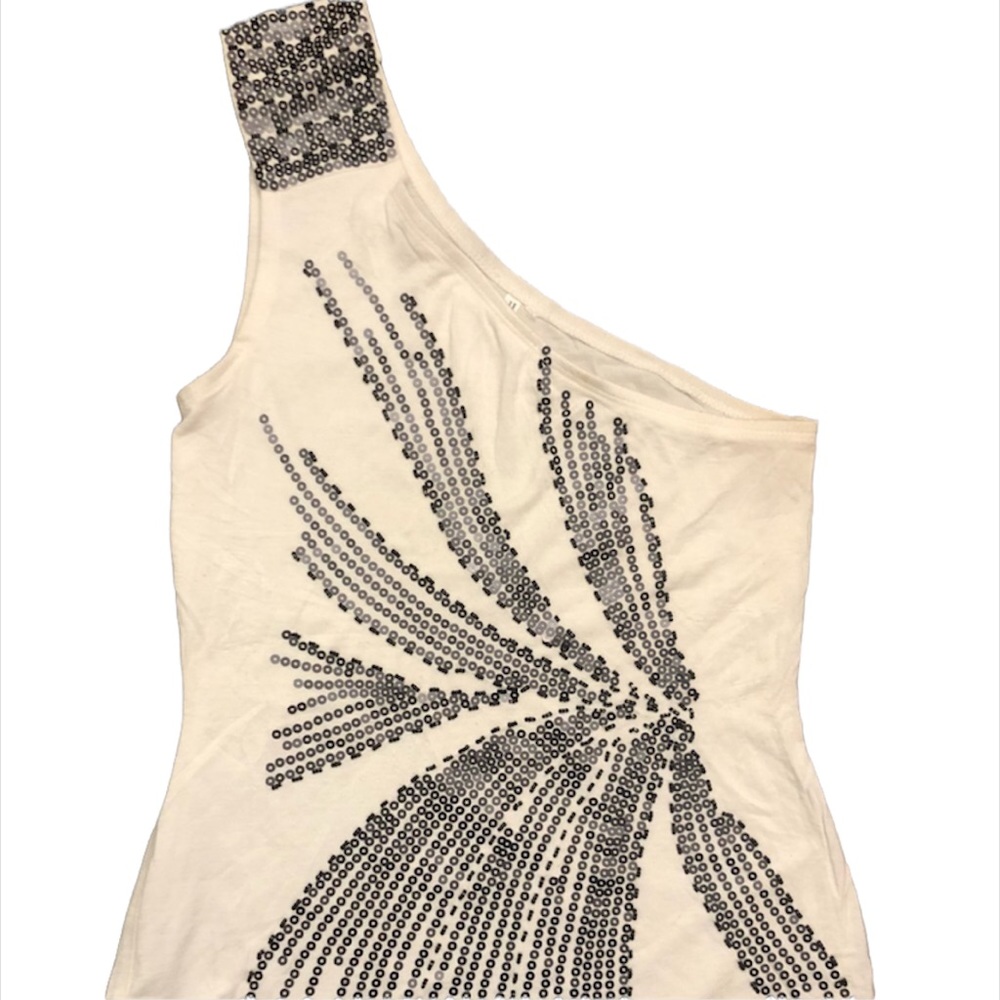 STUDIO Y Top- One Shoulder Creamy White w/BLACK Starburst Bead Pattern Size XS